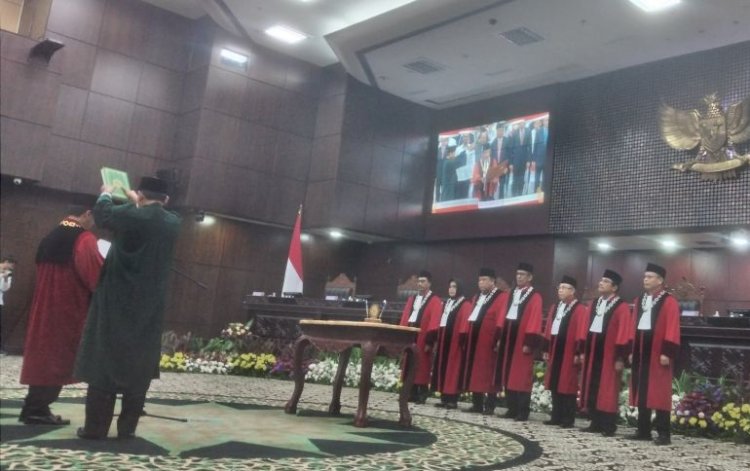 Gantikan Anwar Usman, Suhartoyo Dilantik Jadi Ketua MK
