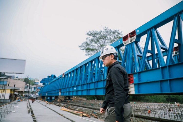 Naiki Balok Girder, Bima Pastikan Progres Pembangunan Jembatan Otista Capai 87 Persen