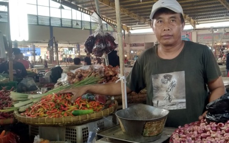 Harga Cengek dan Aneka Jenis Cabe di Pasar Soreang Semakin Pedas