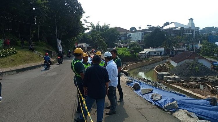 Tirta Pakuan Relokasi Sementara Pipa PVC 12" Batutulis, Agar Aliran Air Segera Berjalan 