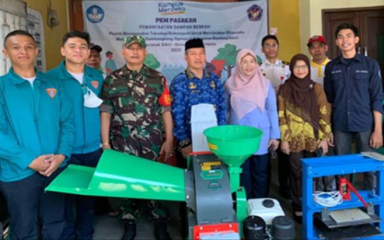 Universitas Nurtanio Bantu Warga Gadobangkong Lewat PKM Daur Ulang Sampah Plastik