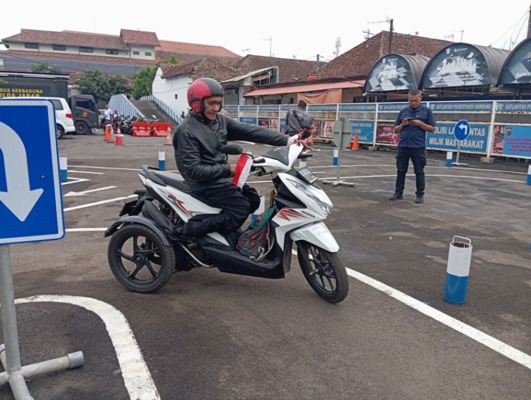 Polrestabes Bandung Buka Pelayanan Bagi Disabilitas Bikin SIM Motor