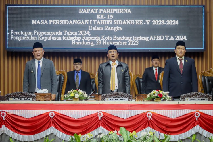DPRD dan Pemkot Bandung Resmi Tetapkan APBD Kota Bandung 2024