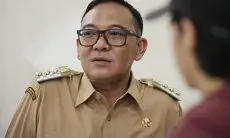 Iwan Setiawan 'Tunjuk' Tedi Kurniawan sebagai Dirut Perumda Air Minum Tirta Kahuripan