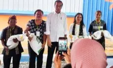 Pos Indonesia Distribusikan Bantuan Pangan Beras Periode Desember untuk Masyarakat NTT