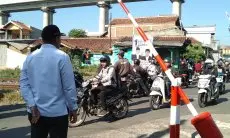 Dishub KBB Pasang Palang Pintu Perlintasan Sebidang di Cilame, Fauzan: Ini Langkah Jangka Pendek Percepatan untuk Keselamatan 