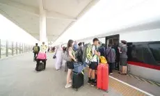 Cepat Tanpa Terjebak Macet, Alasan Masyarakat Pilih Mudik dengan Whoosh