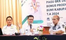 Bupati Bandung Salurkan DBH Panas Bumi Rp18 M ke 48 Desa