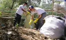 MUJ ONWJ Ajak Komunitas dan Masyarakat Setempat Bersih-bersih Sampah di Muara Gembong Bekasi