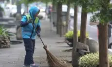 427 Petugas Kebersihan Kota Bandung Bertugas di Malam Tahun Baru