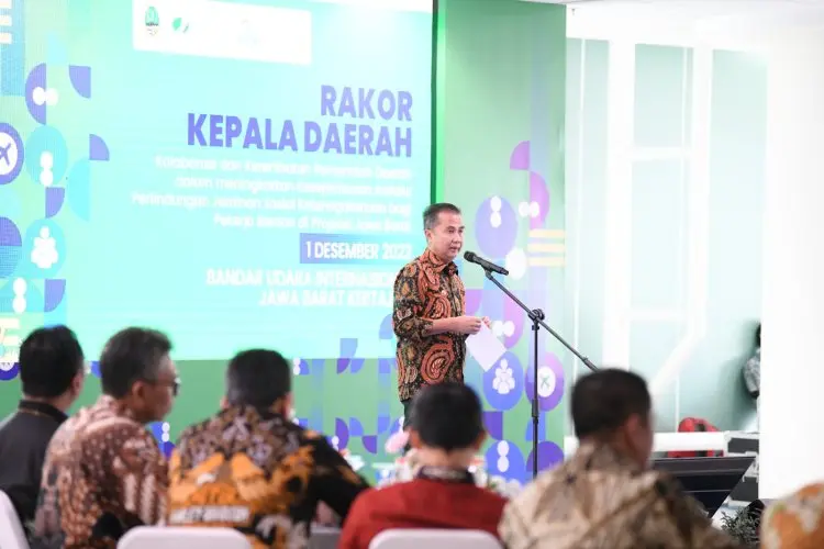 Bey Machmudin Bertemu Bupati dan Wali Kota Bahas Isu Terkini