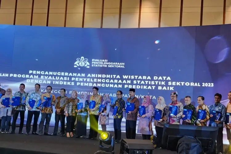 Pemkot Meraih Anugerah Anindhita Wistara Data Kategori Baik