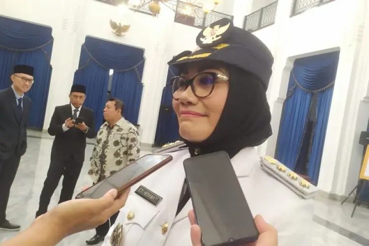 Naik Jadi Wali Kota Cirebon, Ini Tugas untuk Eti Herawati