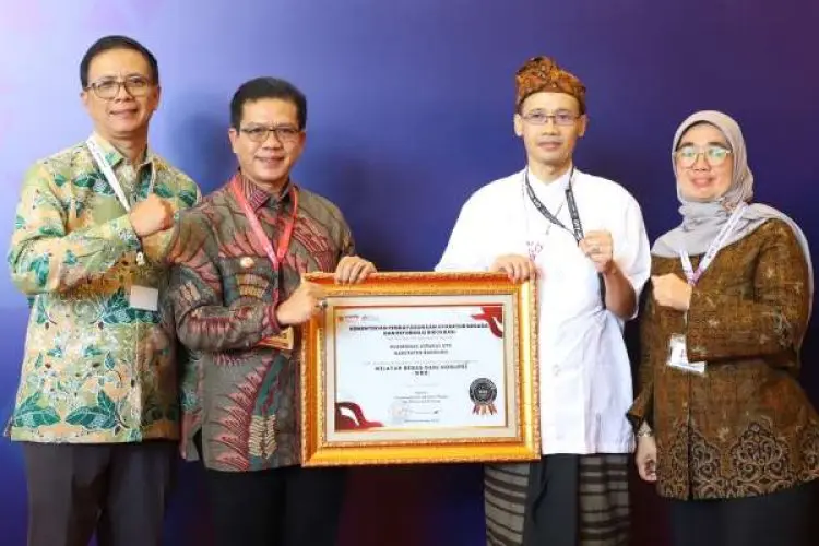 Pemkab Bandung Raih Penghargaan Zona Integritas Wilayah Bebas Korupsi 