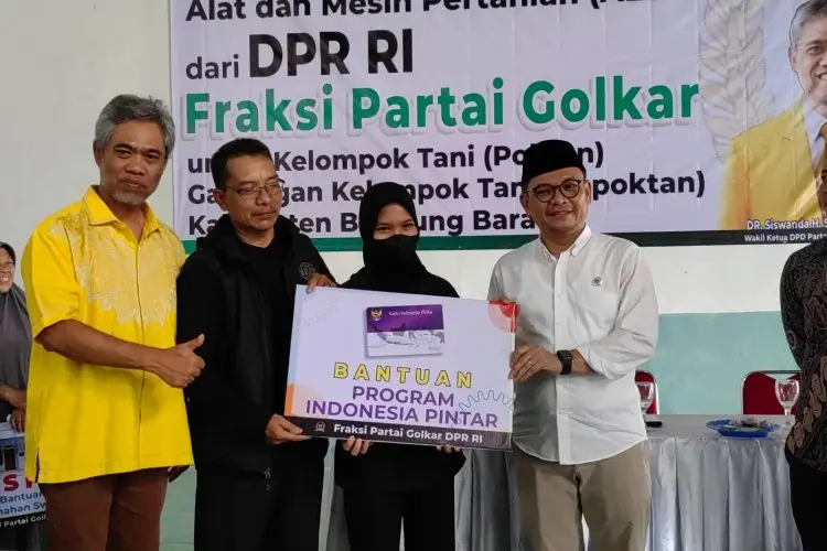 Golkar Berikan Bukti, Pengabdian Kepada Masyarakat