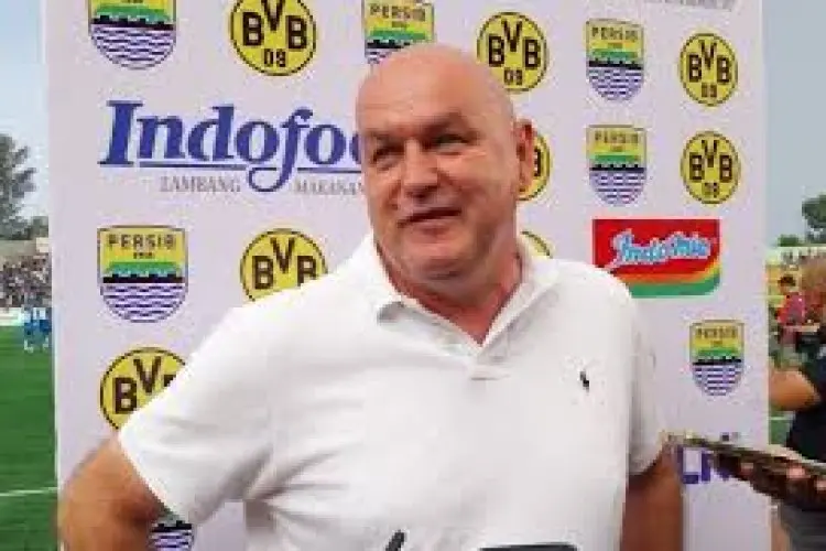 Bojan Hodak Masih Percaya Lini Depan Persib Bandung