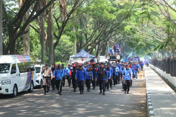 Ribuan Buruh Demo Lagi di Gedung Sate, Minta Nego UMK 2024