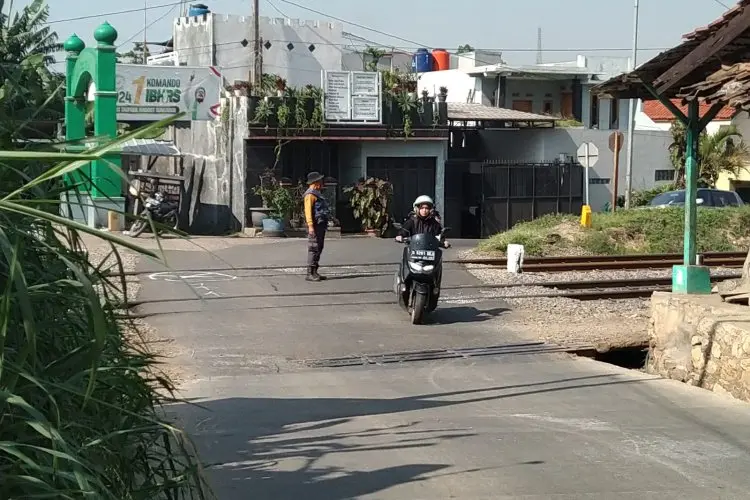 Tanggapi Kecelakaan Kereta Feeder di Cilame, Dishub KBB Bakal Pasang Palang Perlintasan Kereta 