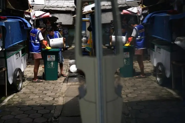 FOTO: Upaya Pengolahan Sampah Organik di Kelurahan Nyengseret