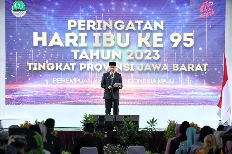 Bey Machmudin Peringati Hari Ibu di Kabupaten Cirebon