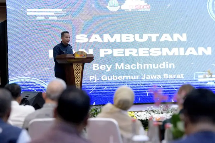 Bey Machmudin Resmikan Galeri Arsip COVID-19