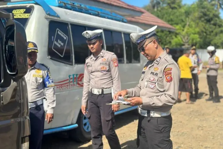 Polres Garut Periksa Kelayakan Angkutan Umum Antisipasi Kecelakaan