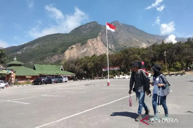 Wisata Pendakian Gunung di Garut Dibuka Kembali untuk Umum