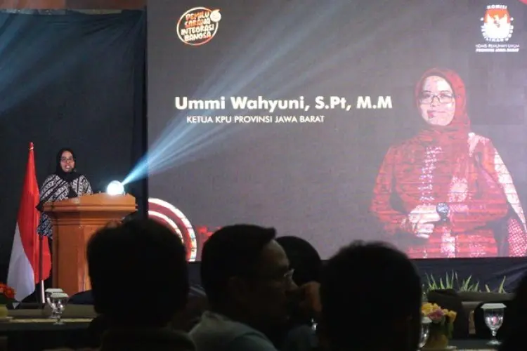 FOTO: KPU Jabar Gelar Diskusi Membangun Demokrasi yang Kuat