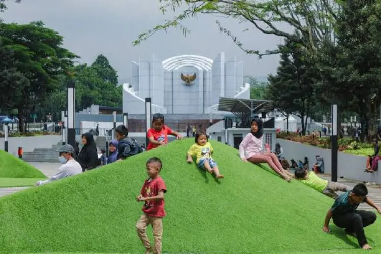 Sambut Liburan Akhir Tahun, Kawasan Monumen Perjuangan Rakyat Jawa Barat di Kota Bandung Kini Dibuka untuk Umum