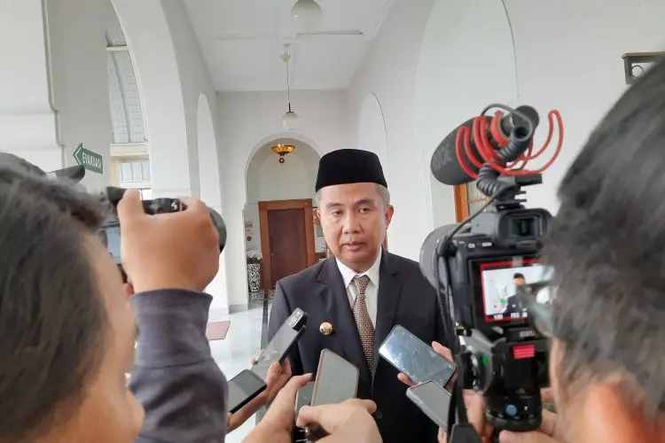 Wah, Bey Machmudin Bakal Stop Sejumlah Program Ridwan Kamil