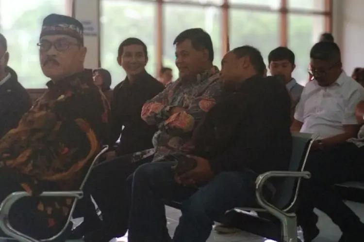 Aa Umbara Bebas Bersyarat