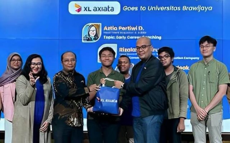 Terus Tingkatkan Literasi Digital Masyarakat Madura, XL Axiata Raih CSR Award dari Pemkab Pamekasan
