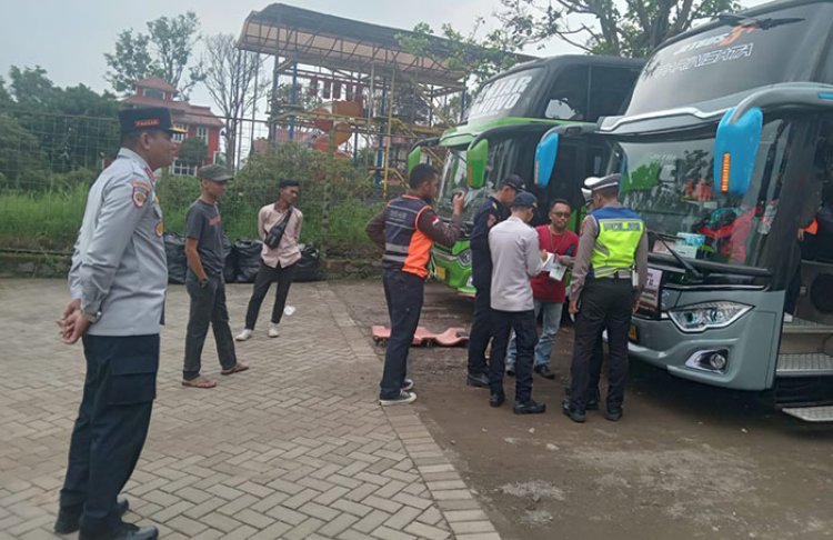Nekad, Belasan Bus Tak Laik Jalan Terjaring Dishub Bandung Barat
