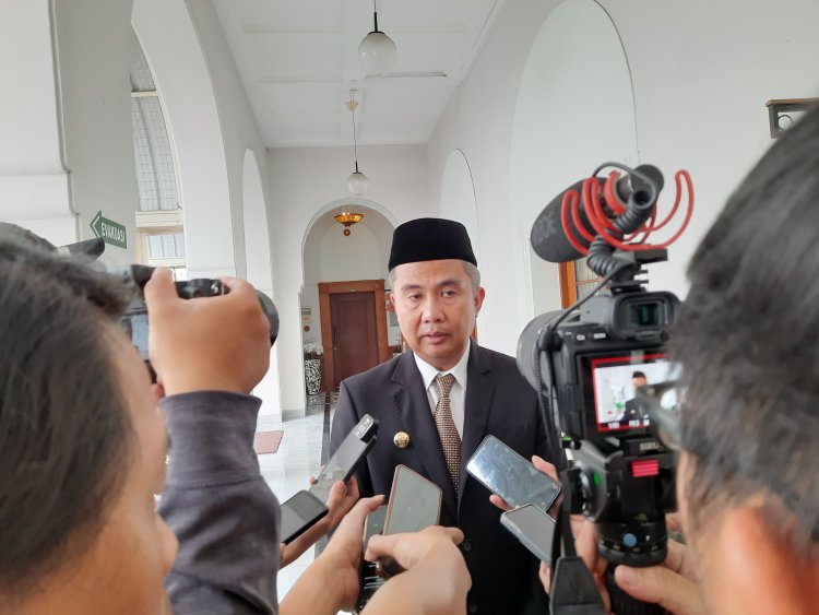 Lantik Pj Bupati Bogor, Bey Machmudin Minta Pindah Kantor ke Parung Panjang