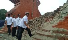 Ambruknya Gapura Alun-Alun Taman Pataraksa, Komisi III Minta DLH Kabupaten Cirebon Bertanggung Jawab.