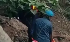 Sopir Mobil Pickup Nekat Terjun ke Jurang Gegara Dikejar Debt Collector