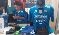 Persib Bandung Munculkan Jersey Berlogo 105