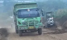 Truk Tambang Over Load Hancurkan Jalan, Pemprov Jabar Siapkan Sanksi Tegas