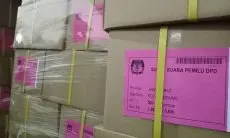 KPU Kota Bandung Mulai Sortir dan Lipat Surat Suara