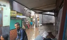 Tinjau Banjir di Kampung Braga, Pj Wali Kota Bandung Ingatkan Hal ini