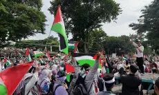 Gedung Sate Dibanjiri Lautan Manusia, Kutuk 100 Hari Genosida Israel Terhadap Palestina