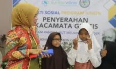Pemkab Cirebon dan Lions Club, Bagikan Kacamata Gratis untuk Pelajar