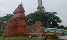 Ambruknya Gapura dan Atap Sekolah, disebut Kado Terburuk Bupati Imron Menjelang AMJ