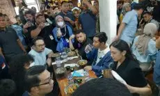 Pertama Kali Kunjungi The Hallway Space, Gibran Borong Pakaian dan Makan Seblak