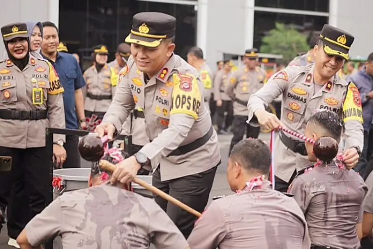 Usai Berikan Kenaikan Pangkat Anggotanya, Ini Pesan Kapolres Bogor AKBP Rio Wahyu Anggoro