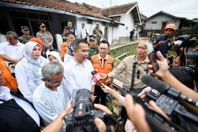 Pj Gubernur Jabar Evaluasi Promosi Wisata di BIJB Kertajati