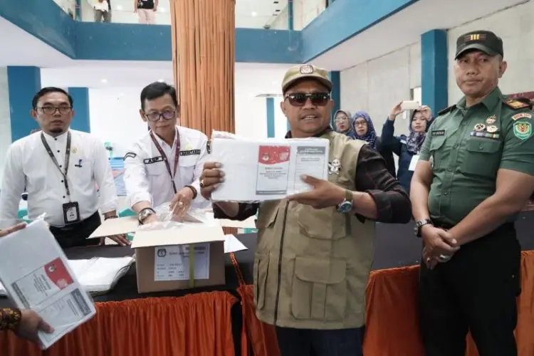 KPU Garut Libatkan 2.007 Orang Sortir-Lipat Surat Suara Pemilu