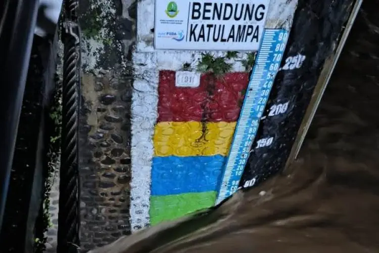 Hujan Deras Pada Minggu Siang, Bendung Katulampa Siaga 3