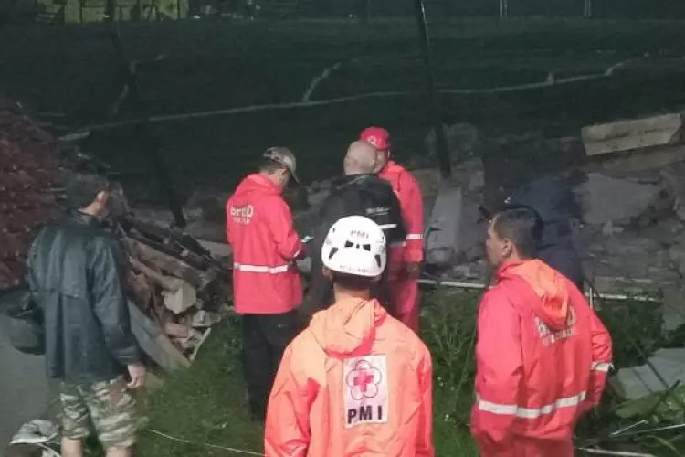 Hujan Deras Akibatkan Banjir, Pemkot Cimahi Gercep Tanggulangi