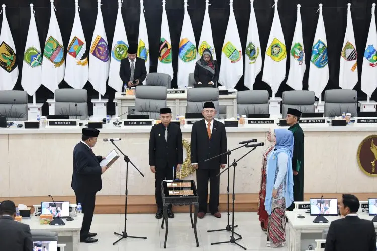Bey Machmudin Rapat Paripurna Dua Agenda Sekaligus